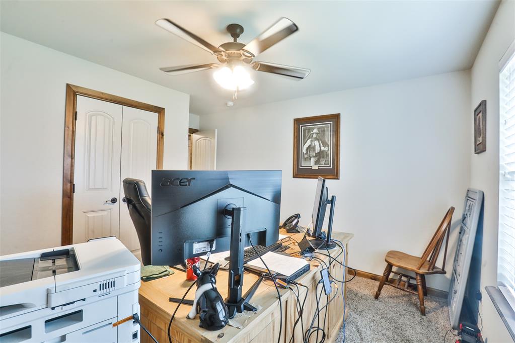 2103 E Sooner Road Property Photo 28