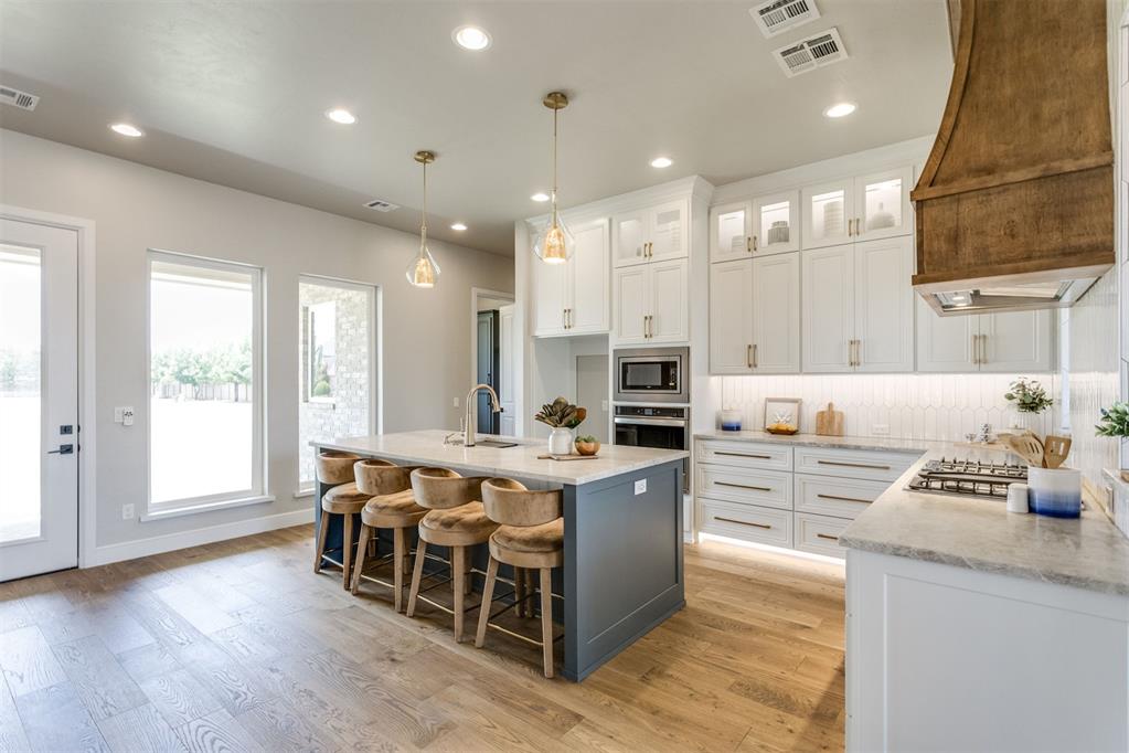 10701 Servon Drive Property Photo 3