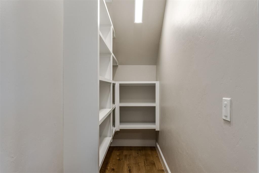 10701 Servon Drive Property Photo 19
