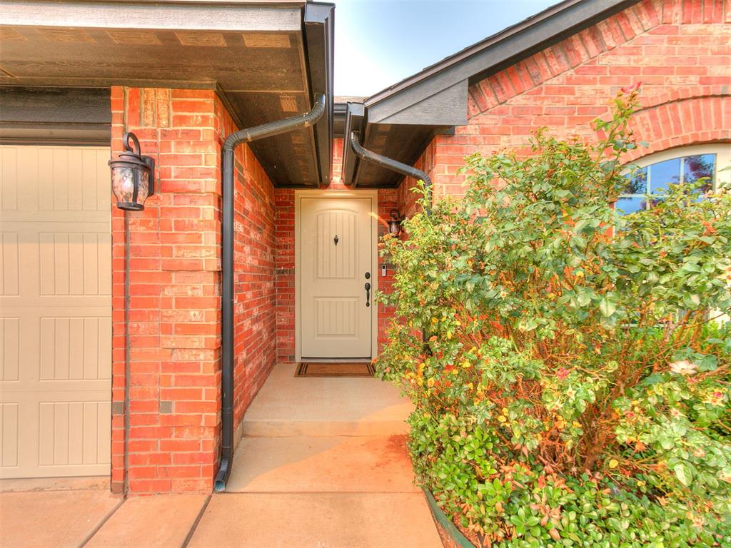 18404 Scarborough Drive Property Photo 2