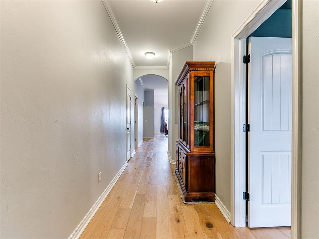 18404 Scarborough Drive Property Photo 5
