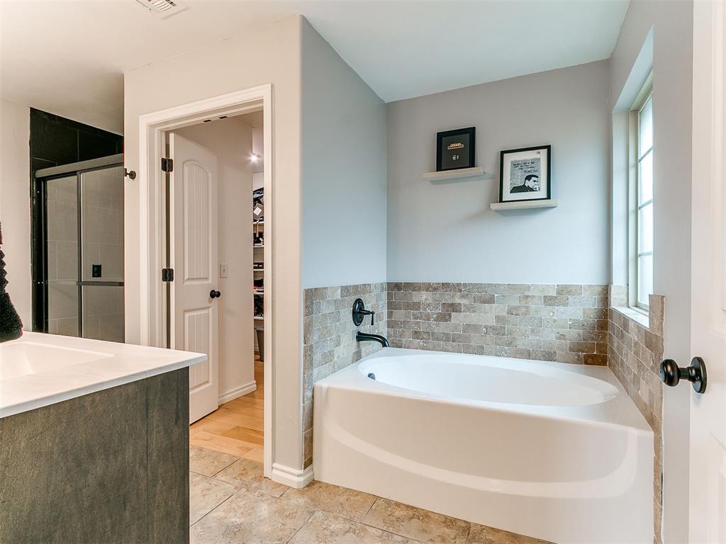 18404 Scarborough Drive Property Photo 8