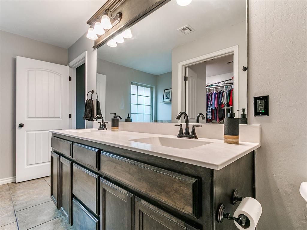 18404 Scarborough Drive Property Photo 9
