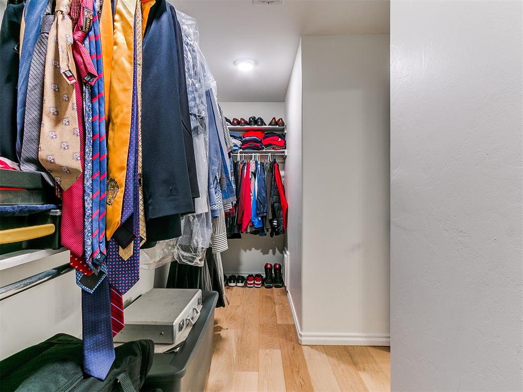18404 Scarborough Drive Property Photo 11