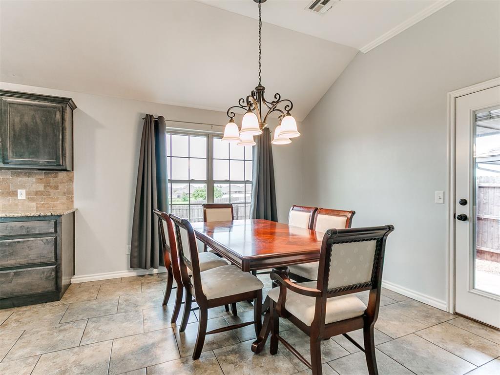 18404 Scarborough Drive Property Photo 15