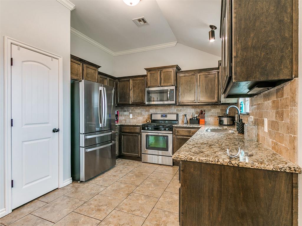 18404 Scarborough Drive Property Photo 17