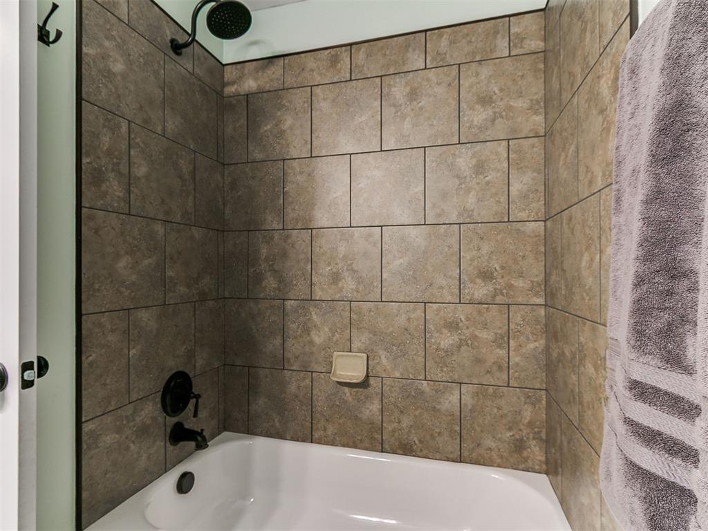 18404 Scarborough Drive Property Photo 21