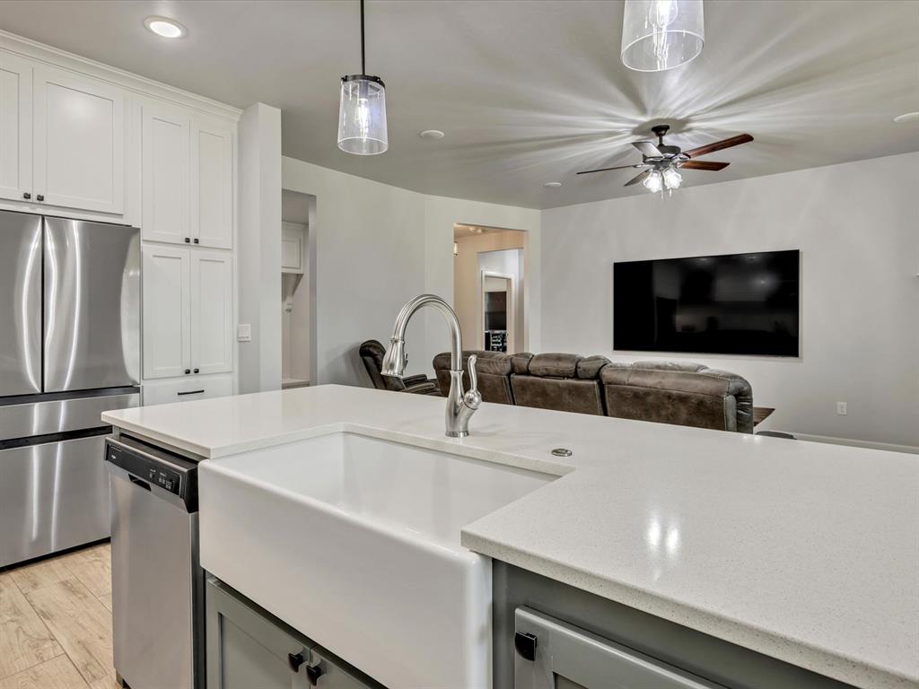1001 Labelle Drive Property Photo 5
