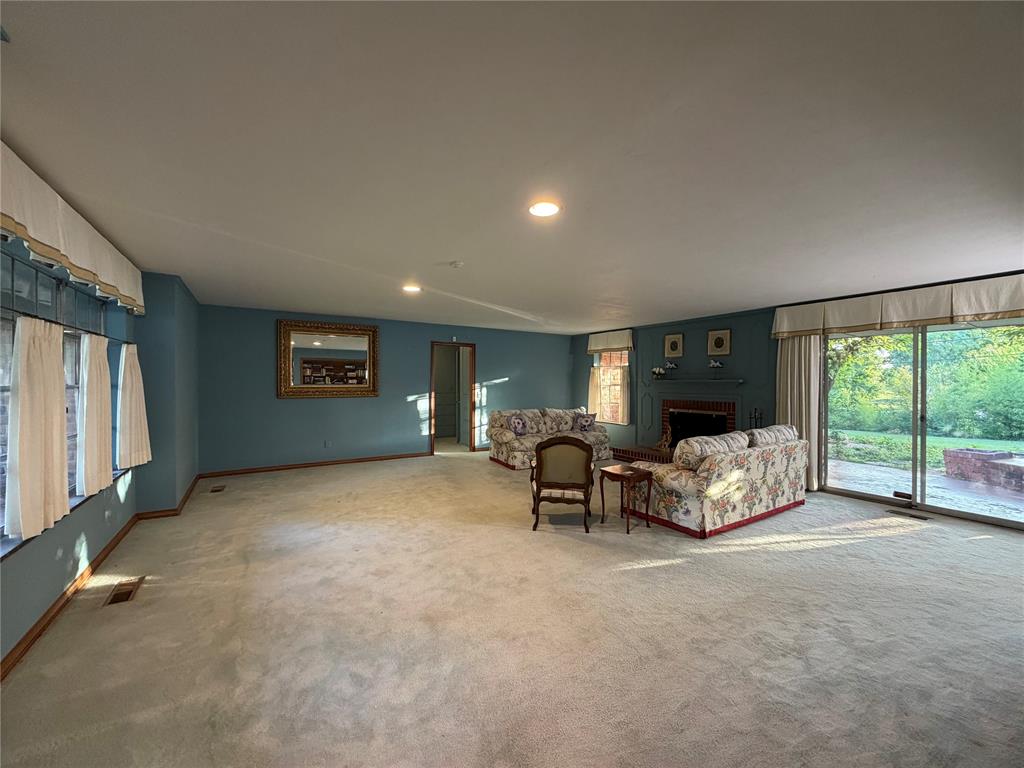 6201 N Barnes Avenue Property Photo 4