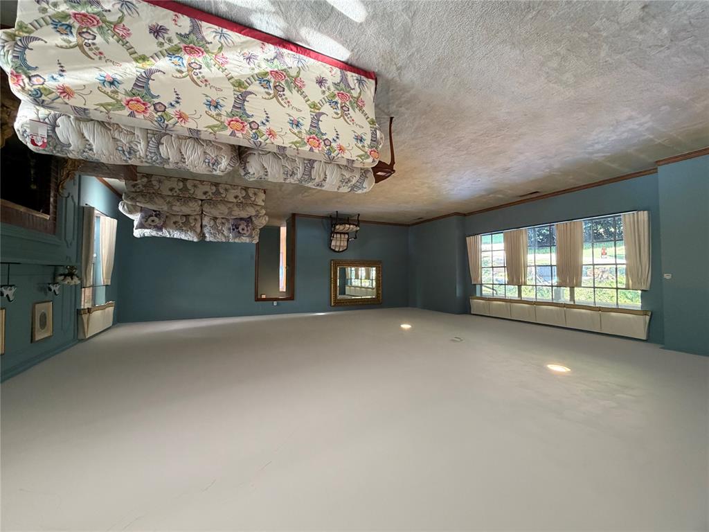 6201 N Barnes Avenue Property Photo 5
