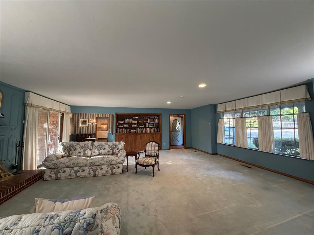6201 N Barnes Avenue Property Photo 6