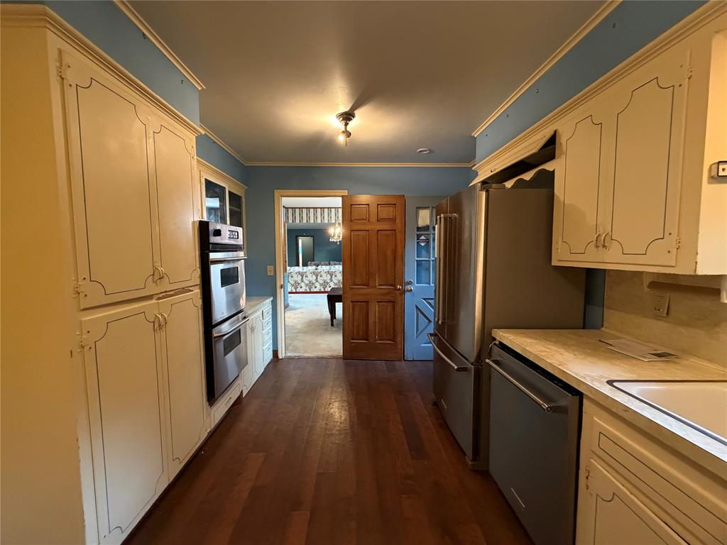 6201 N Barnes Avenue Property Photo 10