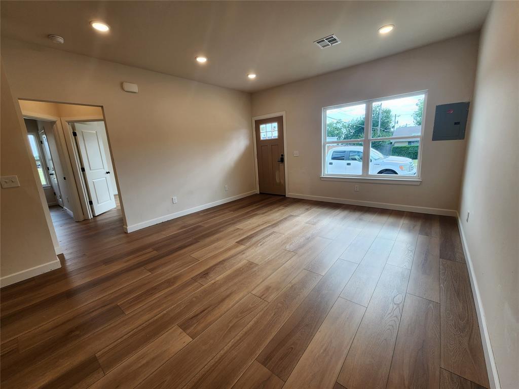 102 S Walnut Street Property Photo 6