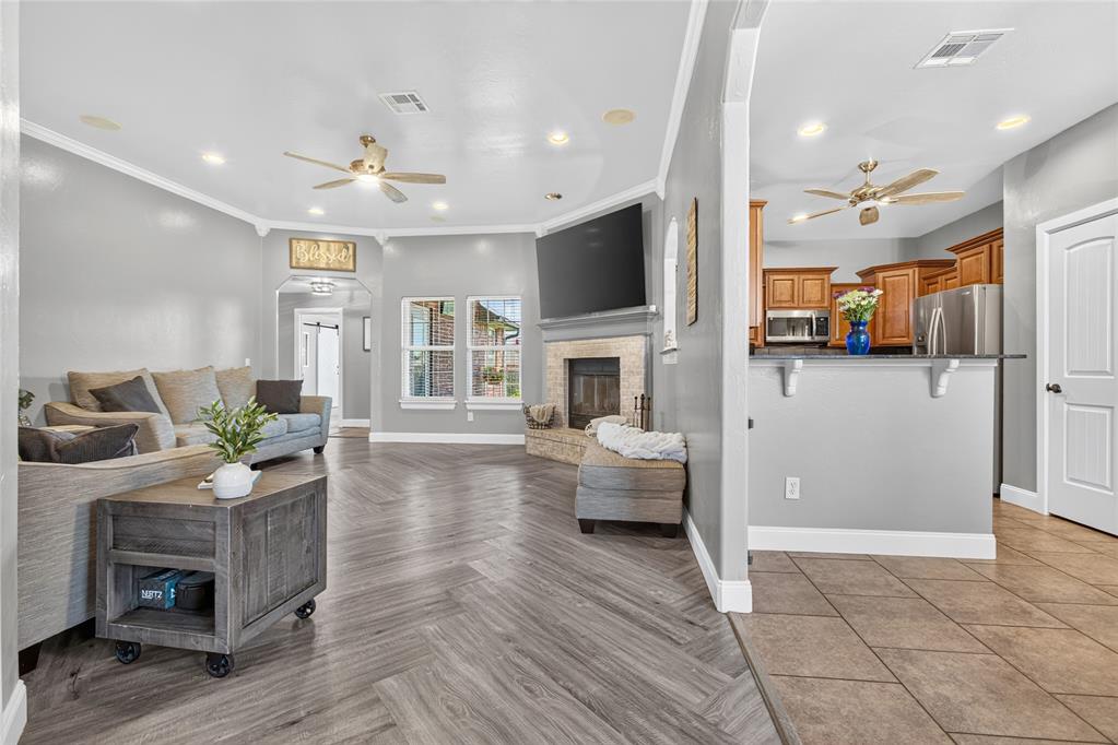 20733 E Twisted Oak Road Property Photo 8