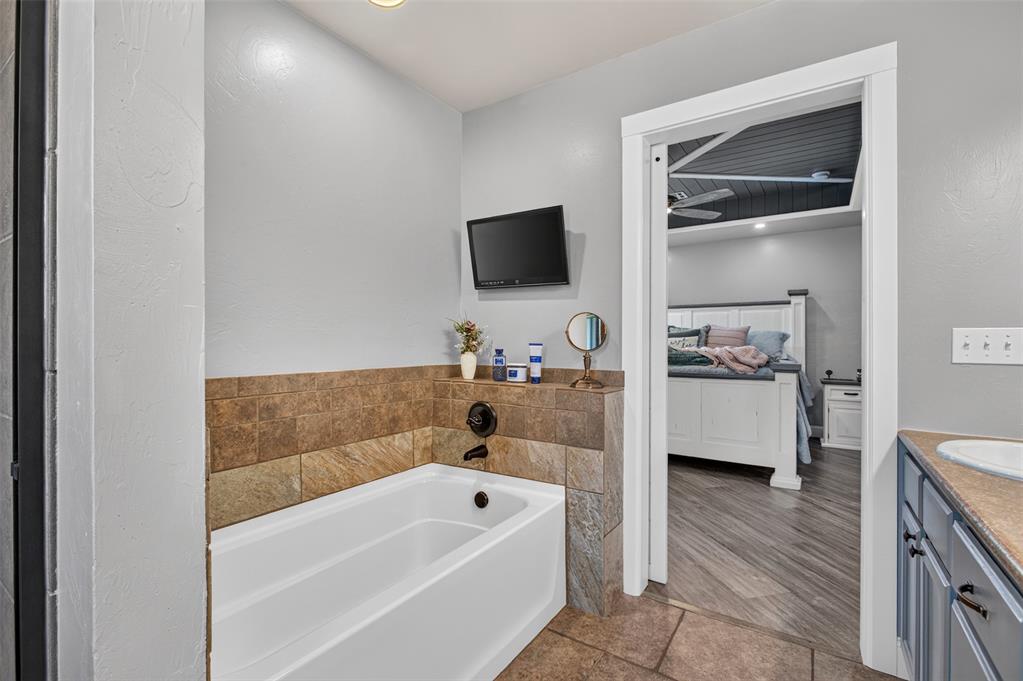 20733 E Twisted Oak Road Property Photo 23