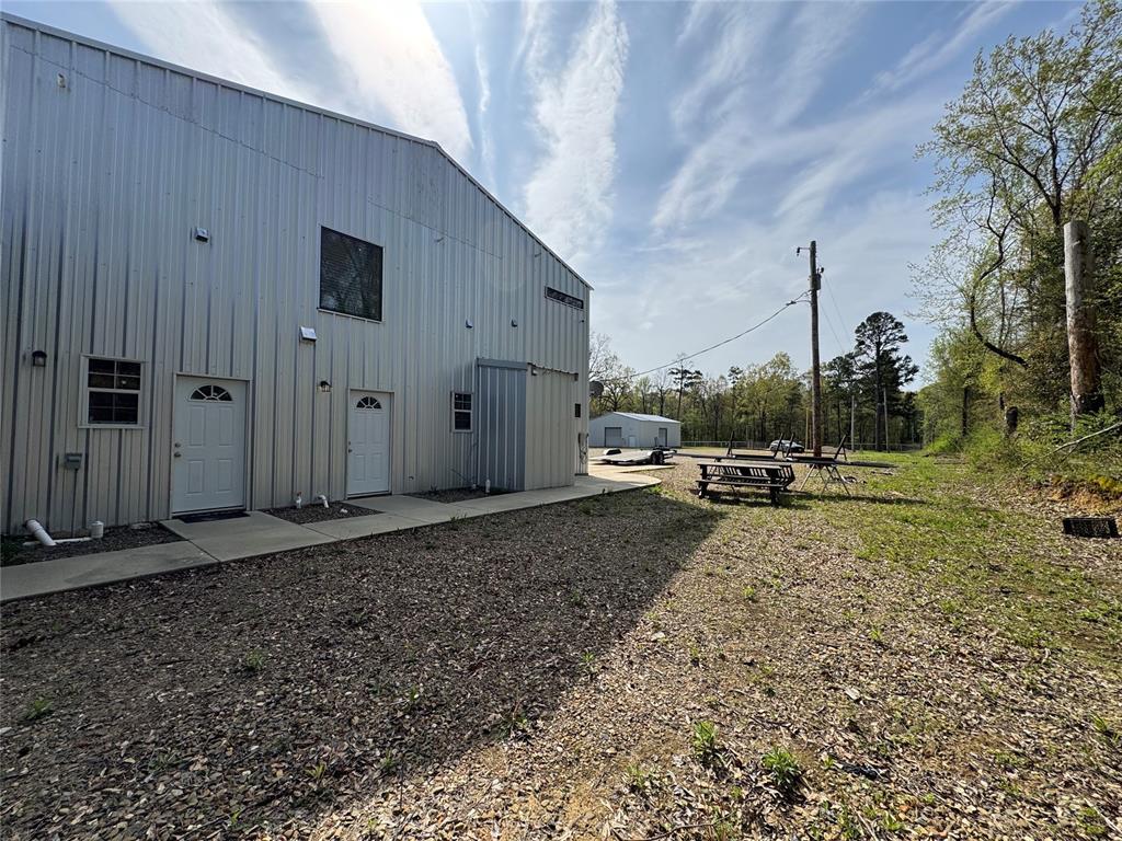 204 W Sherry Lane Property Photo 4