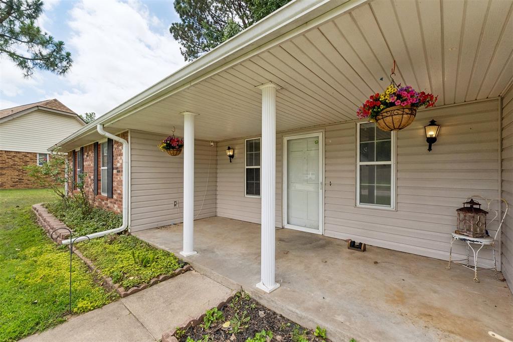 1008 W Washington Circle Property Photo 2