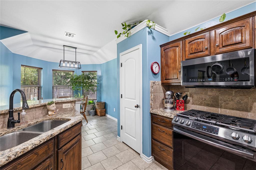 2604 Kadlan Drive Property Photo 11