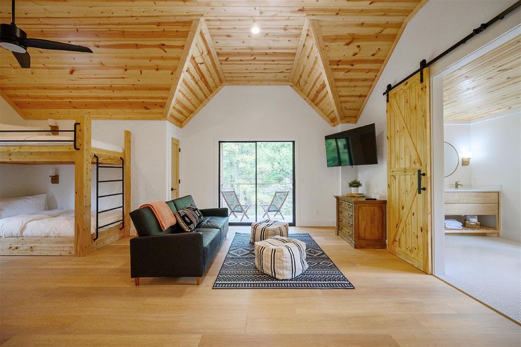 127 Bent Pinyon Trail Property Photo 19