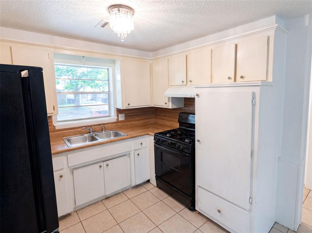 1513 N Bradley Avenue Property Photo 6