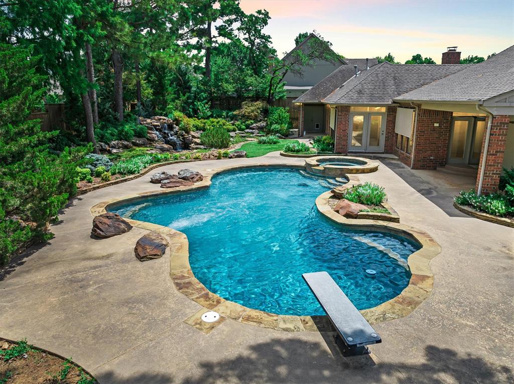 2108 Windsong Property Photo 4