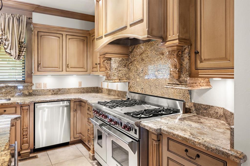 2108 Windsong Property Photo 19