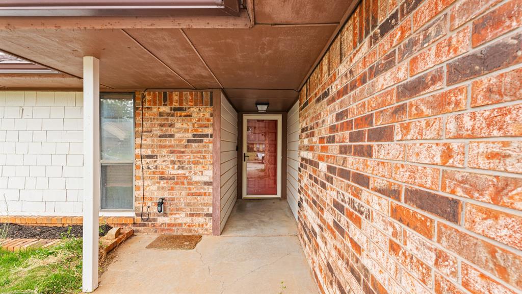 313 E Platt Drive Property Photo 4