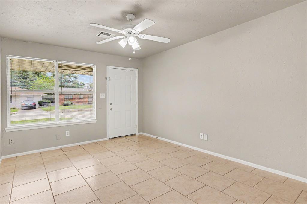 308 Arnold Avenue Property Photo 3