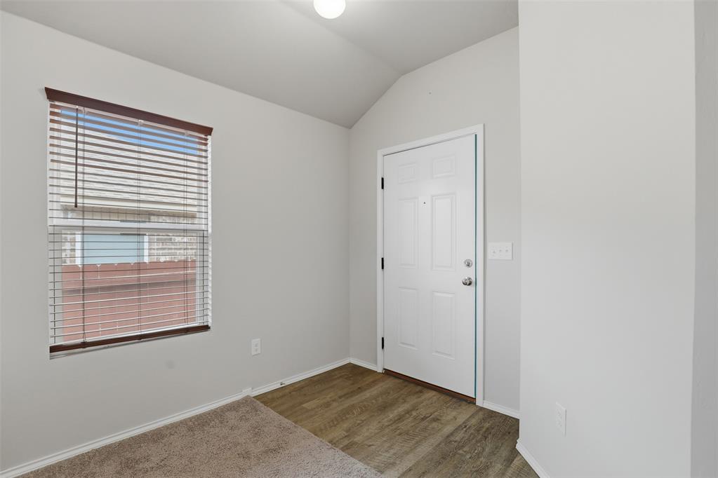 10009 Copperhead Road Property Photo 4