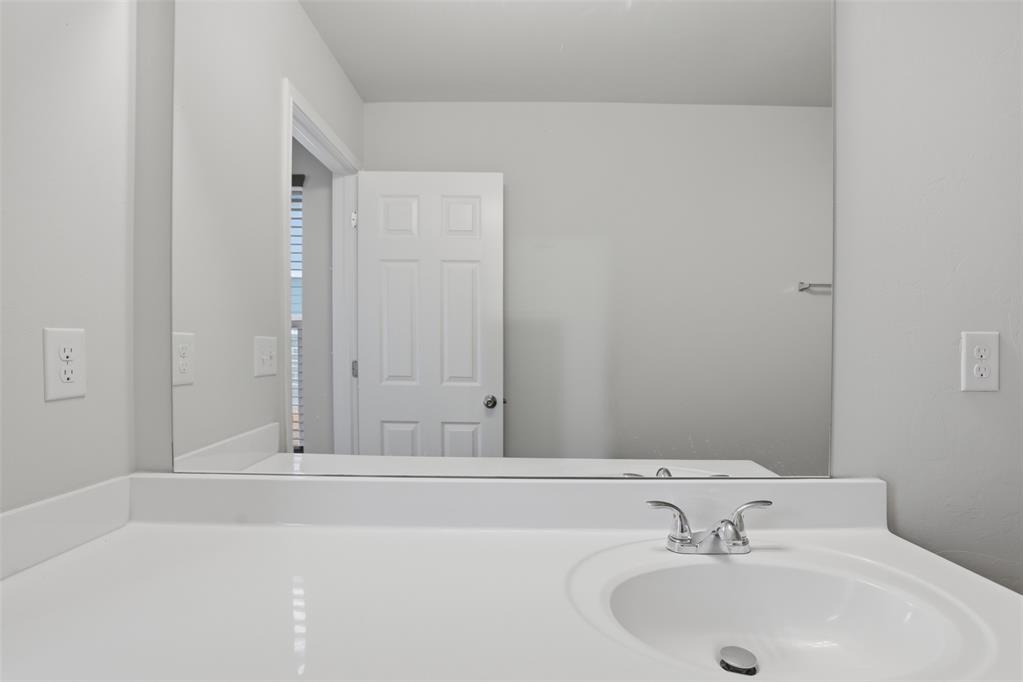 10009 Copperhead Road Property Photo 8