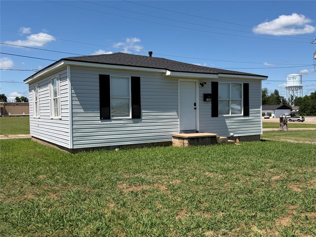 1900 N Kickapoo Avenue Property Photo 4