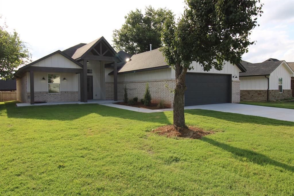 8421 Stonewood Drive Property Photo 2