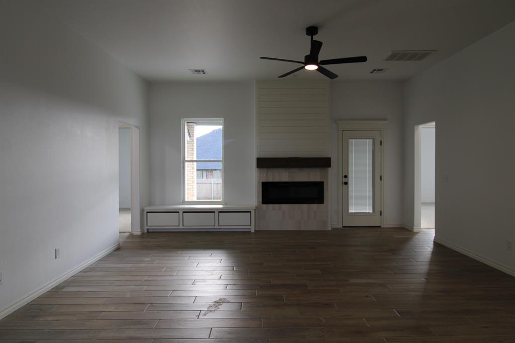 8421 Stonewood Drive Property Photo 6