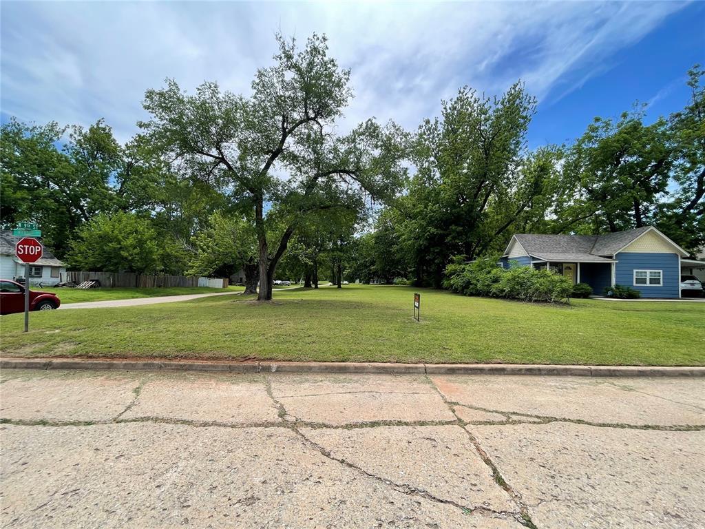1001 W Mansur Avenue Property Photo 1