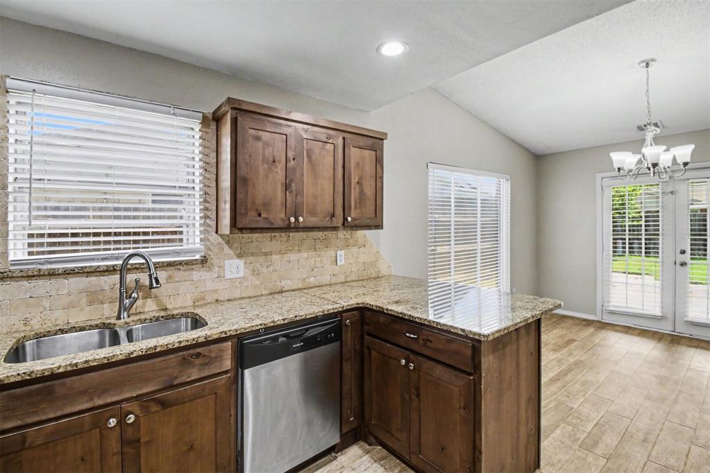1508 W Hollyhead Terrace Property Photo 3