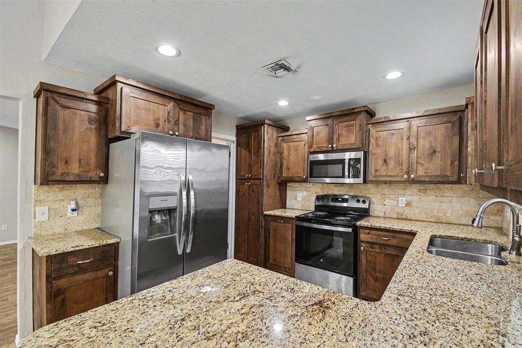 1508 W Hollyhead Terrace Property Photo 4