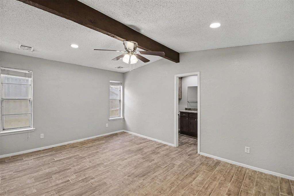 1508 W Hollyhead Terrace Property Photo 6