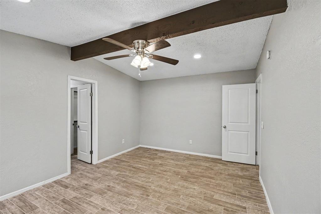 1508 W Hollyhead Terrace Property Photo 7