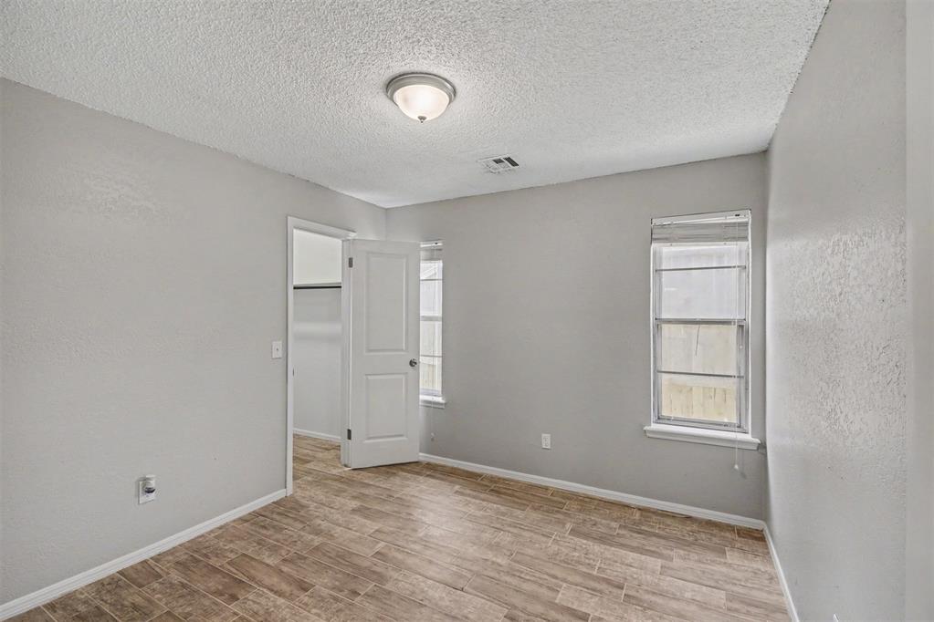 1508 W Hollyhead Terrace Property Photo 8