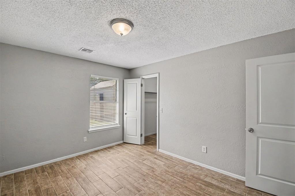 1508 W Hollyhead Terrace Property Photo 9