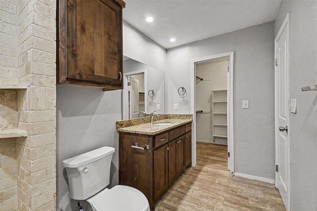 1508 W Hollyhead Terrace Property Photo 11