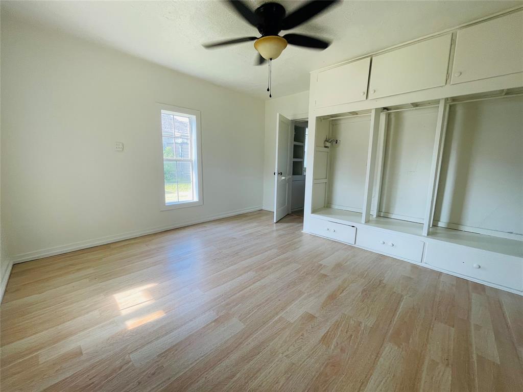 415 S Main Street Property Photo 6
