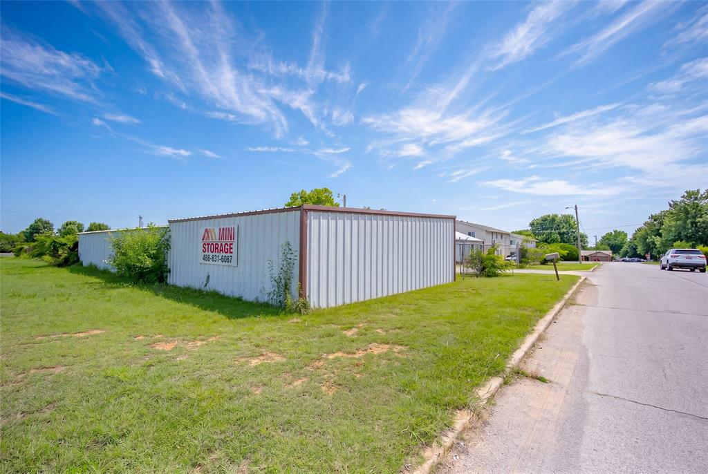 704 Hallmark Boulevard Property Photo 2