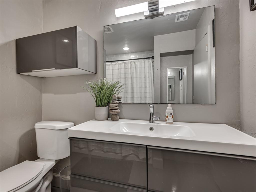 6000 N Brookline Avenue 60 Property Photo 19