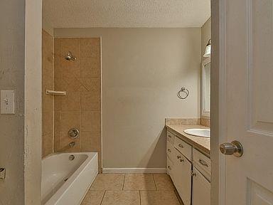 3208 S Rankin Street Property Photo 5