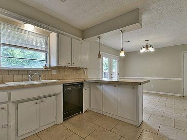 3208 S Rankin Street Property Photo 7