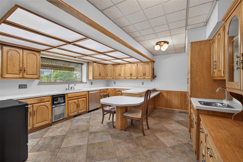 310 N Noble Street Property Photo 9