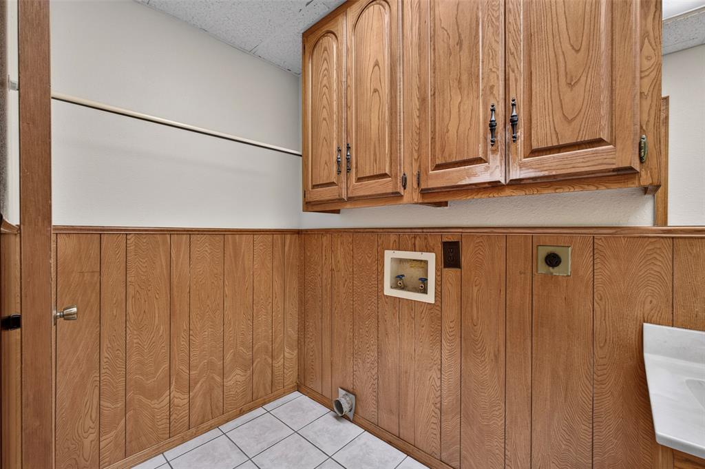 310 N Noble Street Property Photo 12