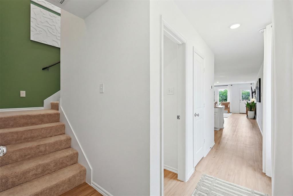 2039 Delphine Drive Property Photo 2