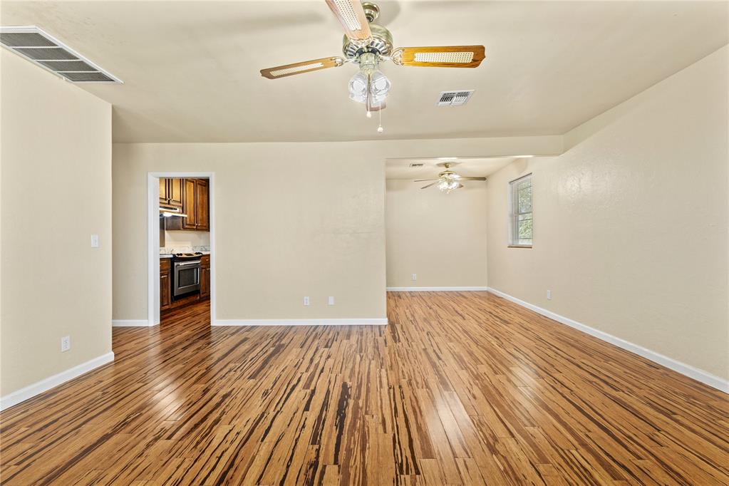 519 W Davis Avenue Property Photo 16